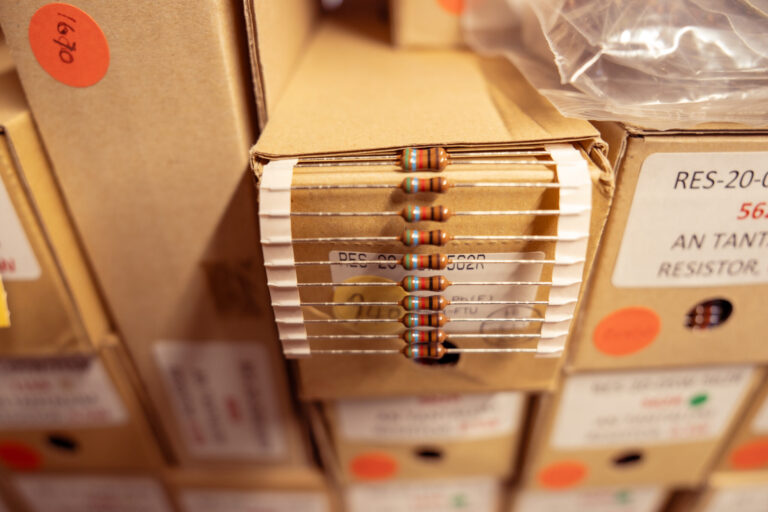 Tantalum resistors in ample supply