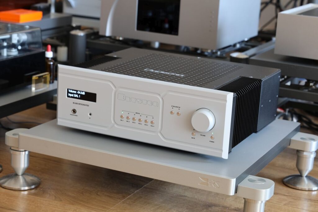 Hifi-Advice.com review Bryston Bi-200